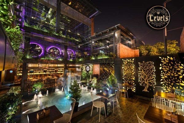 Levels Pub and Kitchen J. P. Nagar