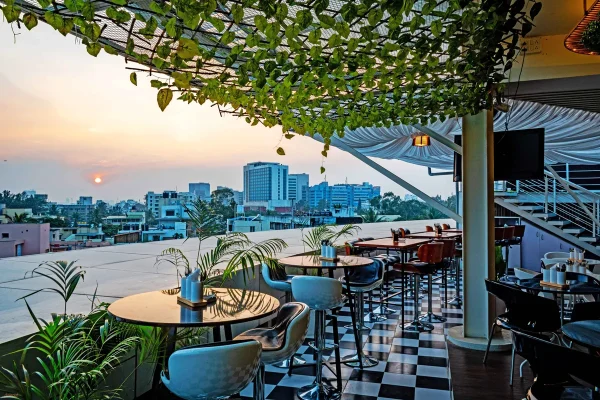 Sky Lounge By Wall Street Rooftop Restaurant J. P. Nagar