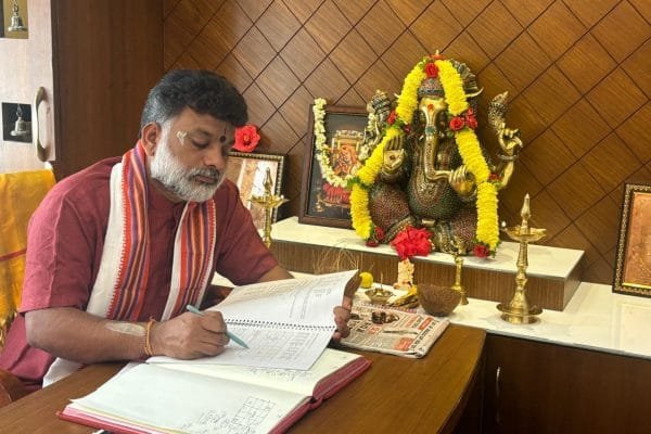 Astrologer Vishwanath Guruji Jayanagar
