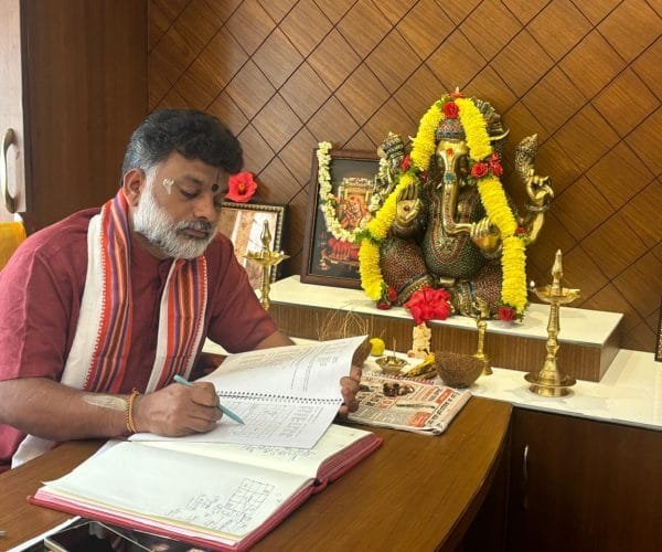 Astrologer Vishwanath Guruji Jayanagar