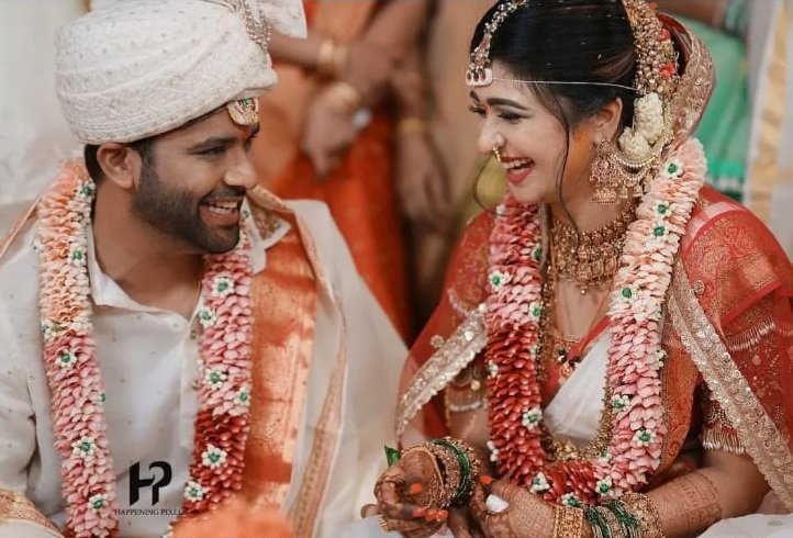 aditi prabhudeva biography, aditi prabhudeva engagement, aditi prabhudeva marriage photos, aditi prabhudeva family photos, aditi prabhudeva height in feet, aditi prabhudeva husband name, aditi prabhudeva height and weight