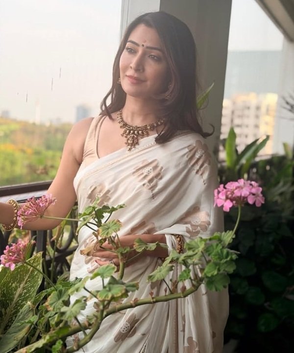 radhika pandit biography, radhika pandit height in feet, yash radhika pandit photos, radhika pandit baby, radhika pandit net worth