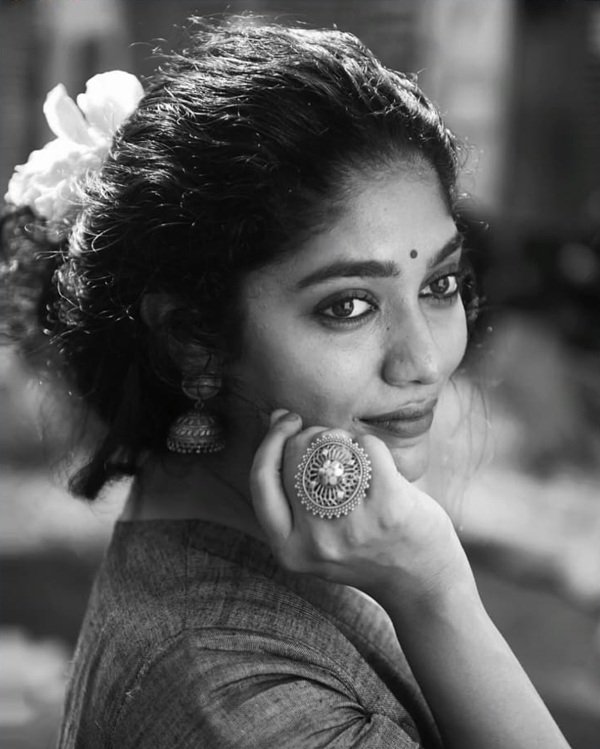 Samyukta Hornad biography, samyukta hornad movies, samyukta hornad father, samyukta hornad family, samyukta hornad mother, samyukta hornad parents